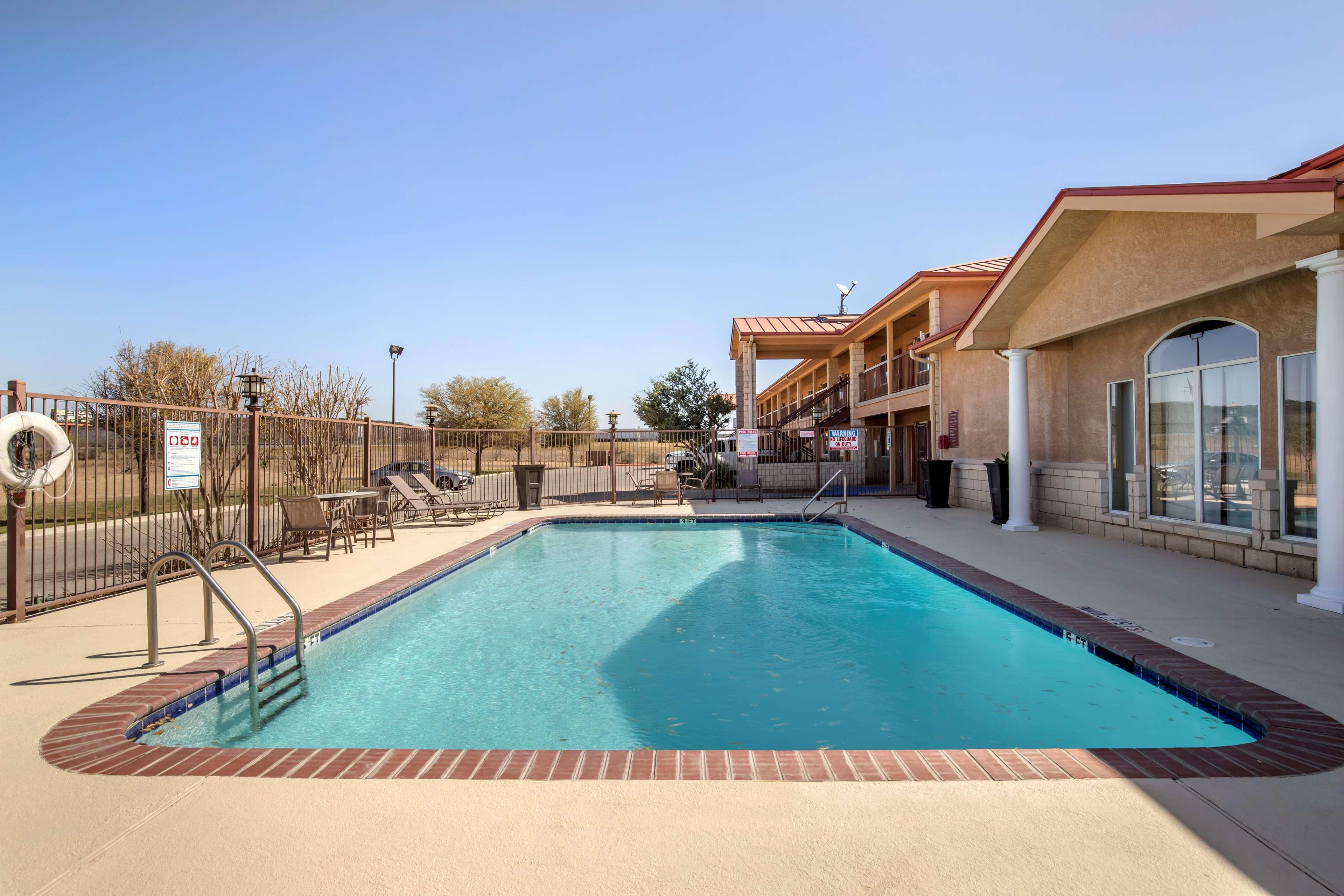 Best Western Dos Rios Junction Exterior photo